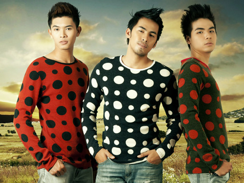 Hotboy Việt 'nổi loạn' với áo chấm bi điệu đà