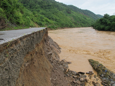 Khôi phục sản xuất, ổn định đời sống sau bão, lũ