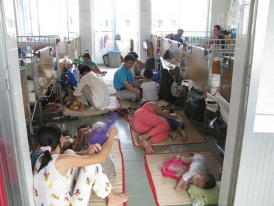 Mua thẻ để… vượt tuyến