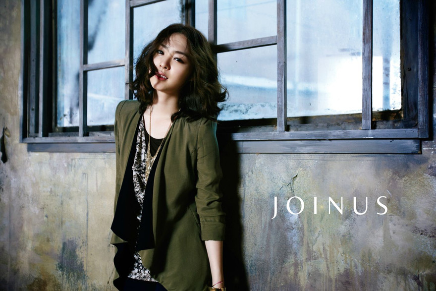 Cá tính bụi bặm cùng Lee Yeon Hee