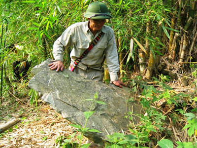 Khu mộ cổ bí ẩn trên đồi Pọm Páng