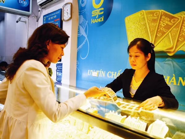 Mua bán vàng miếng: Hết cửa đầu cơ