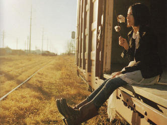 Giải mã những cô nàng im lặng