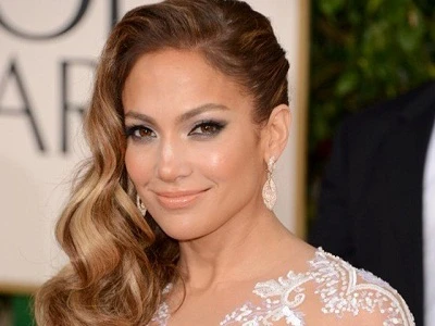 J.Lopez thản nhiên khoe 'phi công trẻ' với bạn trai cũ