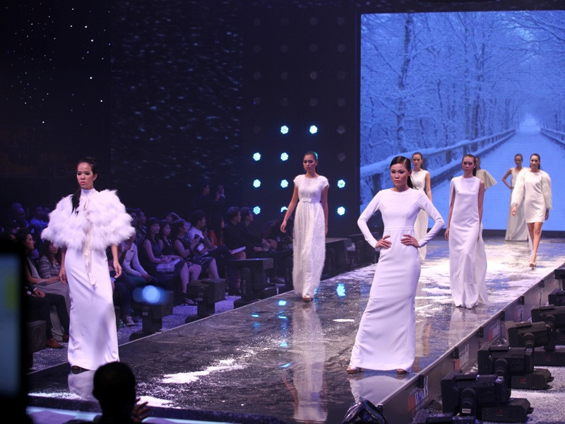 Chung kết Top Model vắng mặt 3 thí sinh bị dọa kiện 5 tỷ