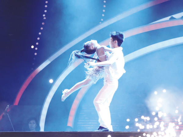 Tiết mục khiêu vũ mang thông điệp bảo vệ hòa bình đem lại cho Đăng Quân- Bảo Ngọc ngôi vị quán quân của Got Talent Việt mùa đầu tiên Ảnh: Ân Nguyễn.