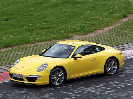 Porsche 911 Carrera 4S lộ diện