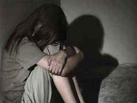 Nữ sinh lớp 12 bị cha ruột cưỡng hiếp nhiều năm