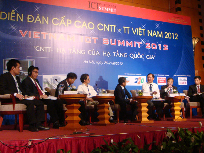 Chính phủ nên mua dịch vụ công nghệ thông tin