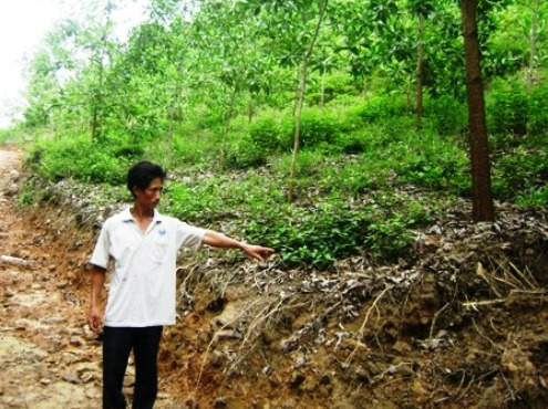 Nữ sinh lớp 12 bị hãm hiếp tập thể lúc nửa đêm