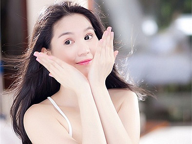 'Đốn tim' bởi thân hình nõn nà của Ngọc Trinh