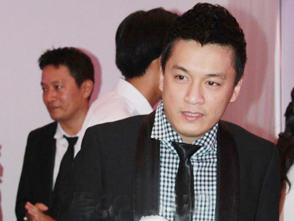 Hotgirl 9x vừa đính hôn với Lam Trường là du học sinh Mỹ