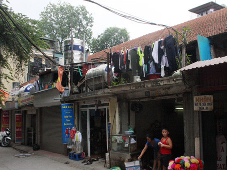 Những dãy nhà gỗ sợ 'bà hỏa' ghé thăm