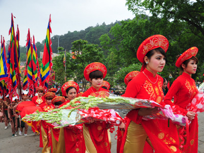 Con Lạc cháu Hồng hội tụ về Đất Tổ