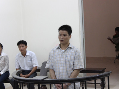 Hại đời bé 8 tuổi, 'bóc lịch' hơn 12 năm