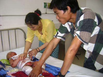 Cấp cứu vì dùng thuốc sai chỉ định Ảnh: L.N