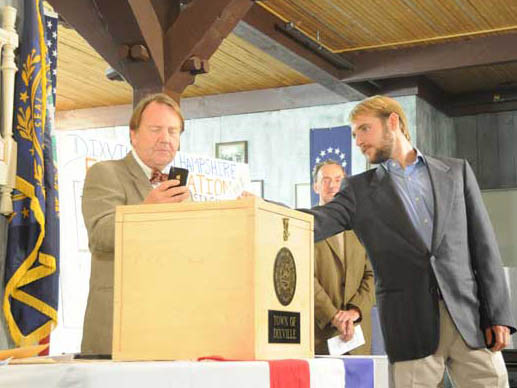 Nơi đầu tiên bầu cử Tổng thống Mỹ: Phiếu chia đều cho Obama - Romney