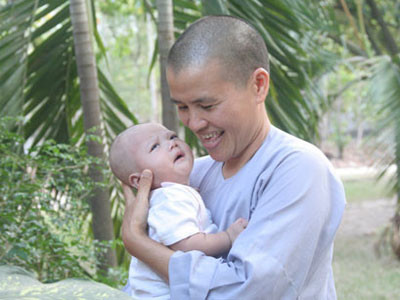 Những em bé bị bỏ rơi nương nhờ cửa Phật