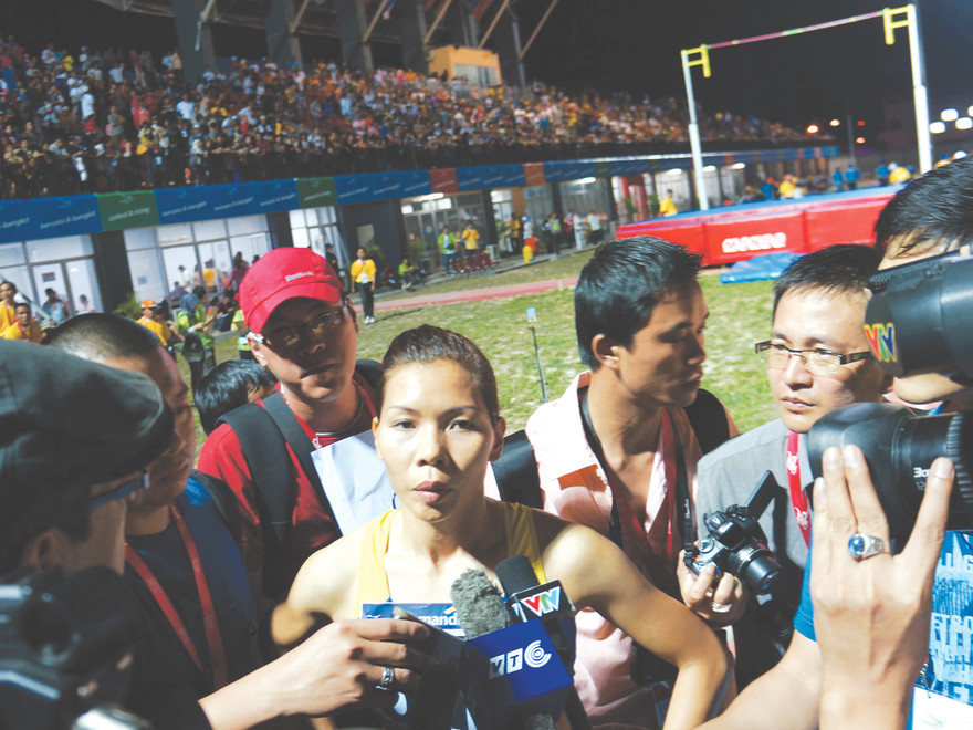 Vũ Thị Hương trong vòng vây của báo giới