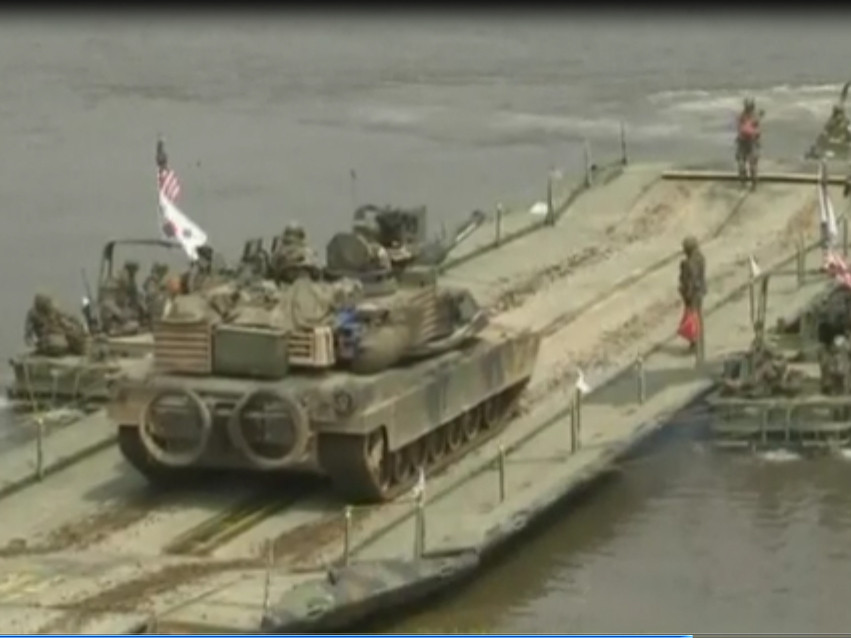 Cận cảnh liên quân Mỹ - Hàn vượt sông