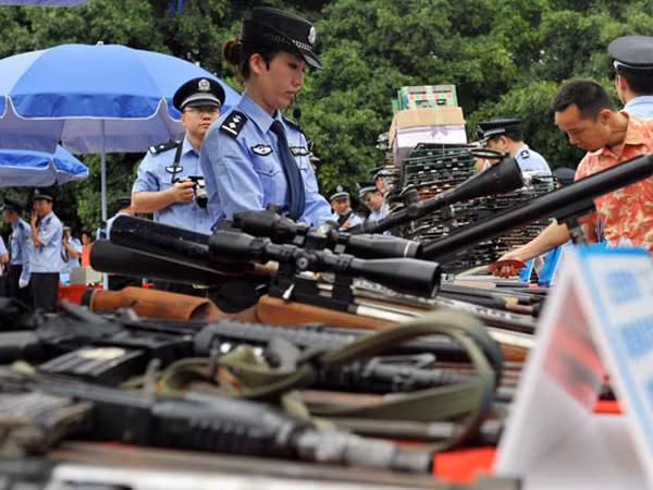 Trung Quốc triệt phá 'hàng nóng'