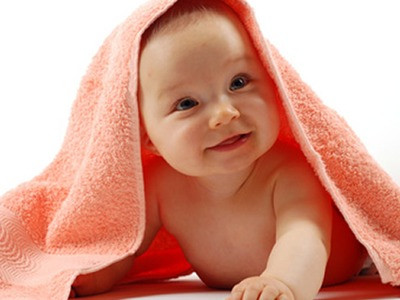 Trẻ ra nhiều mồ hôi có phải thiếu canxi?