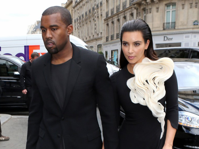 Cô Kim và bồ gây 'náo loạn' show thời trang