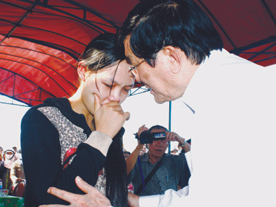 Biển đảo mình, bà con cứ đánh bắt