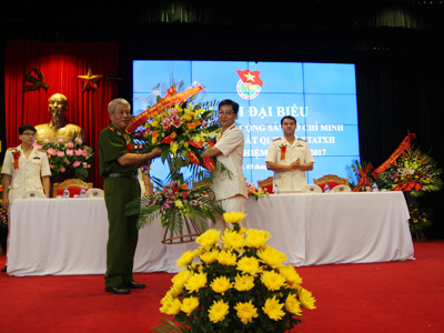 Quyết tâm vì nhân dân phục vụ