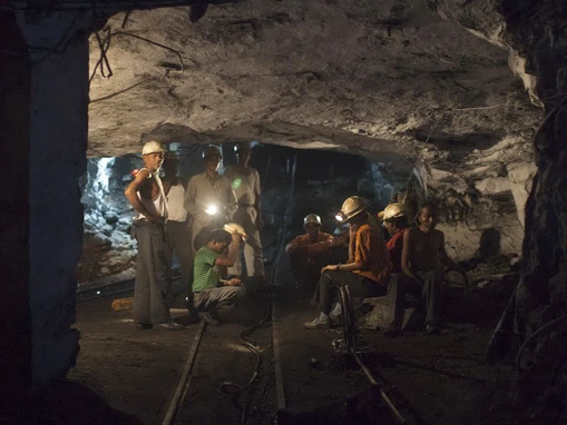 Siêu điện thoại liên lạc trong lòng đất