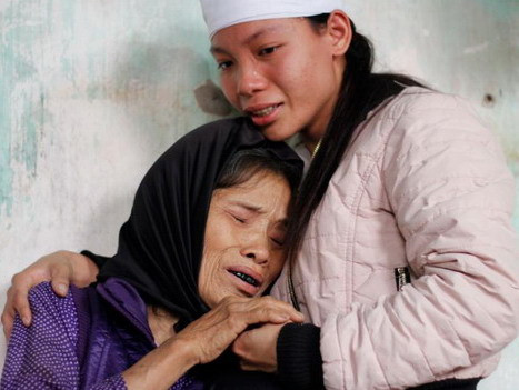 Mẹ già nghẹn khóc con trai, con dâu chết cháy ở Zone 9