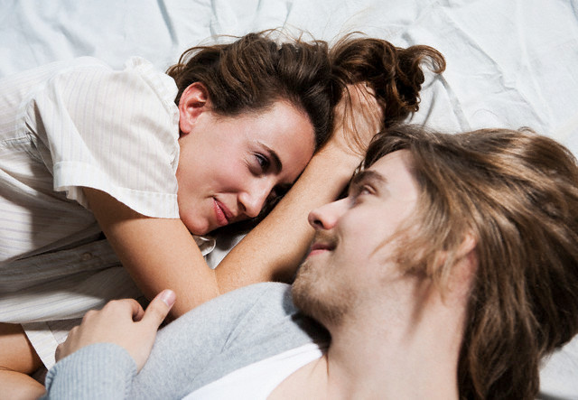 Tư thế ngủ 'tố' tình cảm của hai bạn
