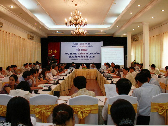 Tiền lương: Bất bình đẳng, không đủ sống