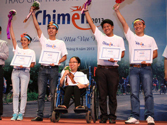 Vinh danh 10 tổ chức, cá nhân trong giải Chim Én 2013