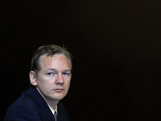 Bắt người sáng lập WikiLeaks