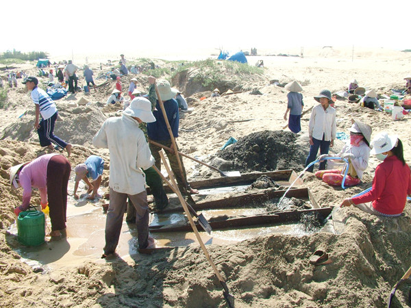 Chấn chỉnh việc khai thác, vận chuyển, mua bán titan