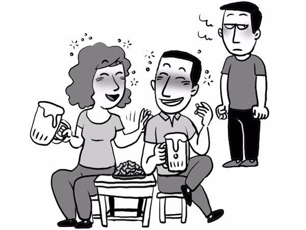 Em không uống được rượu nhưng cô ấy uống được