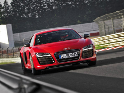 Siêu Audi R8 e-tron tham gia ‘Người sắt’ III