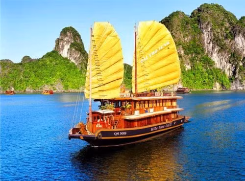 Thăm vịnh Hạ Long. Ảnh minh họa