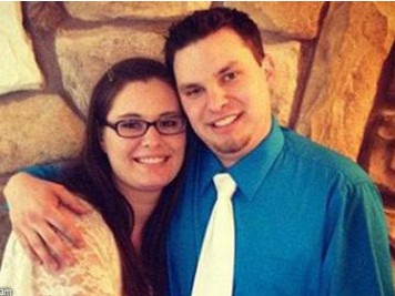 Cô dâu mới cưới đẩy chồng xuống vách núi