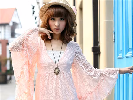 Đầm ren kín đáo mà cực sexy