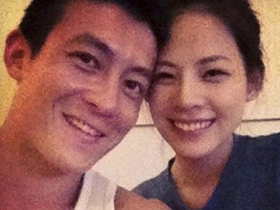 Trần Quán Hy lại tay trong tay với tình mới