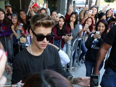 Justin Bieber bất ngờ tuyên bố giải nghệ