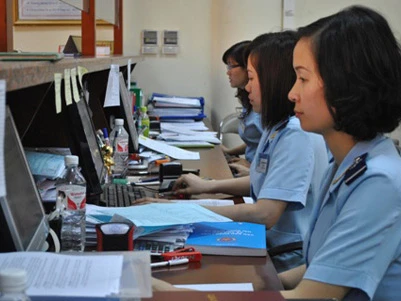 Nhiều loại ô tô, xe máy vào diện rủi ro về giá