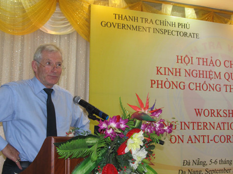 Sợ bị trả thù, dân làm ngơ trước tham nhũng