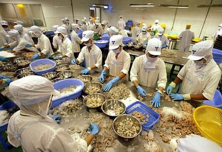 Lương tối thiểu tại doanh nghiệp tăng lên 1,9 triệu đồng