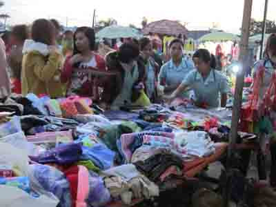 Công nhân vắt chân chạy tăng ca ngày Tết