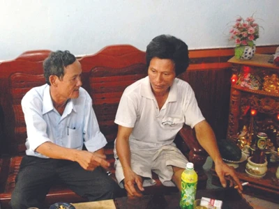 Cả xã đổ xô đi tìm trầm