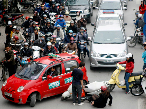 Nỗi ám ảnh khi ra đường ngày Tết.