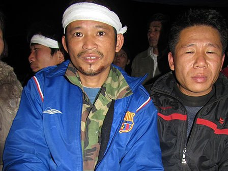 Sống sót kỳ diệu sau hơn 70 giờ vật lộn với sóng dữ